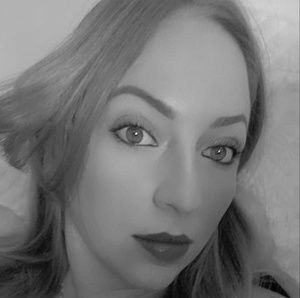 Meet your Posher, Indyra